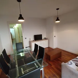 Acogedor Climatizado Supercéntrico Con Parking Y Ascensor En El Corazón De Apartamento